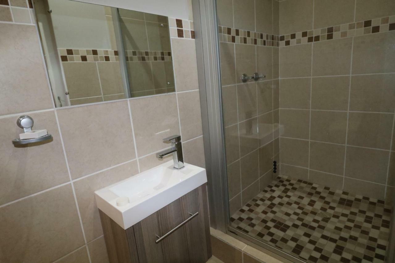 Farm View Guest House شرق لندن المظهر الخارجي الصورة